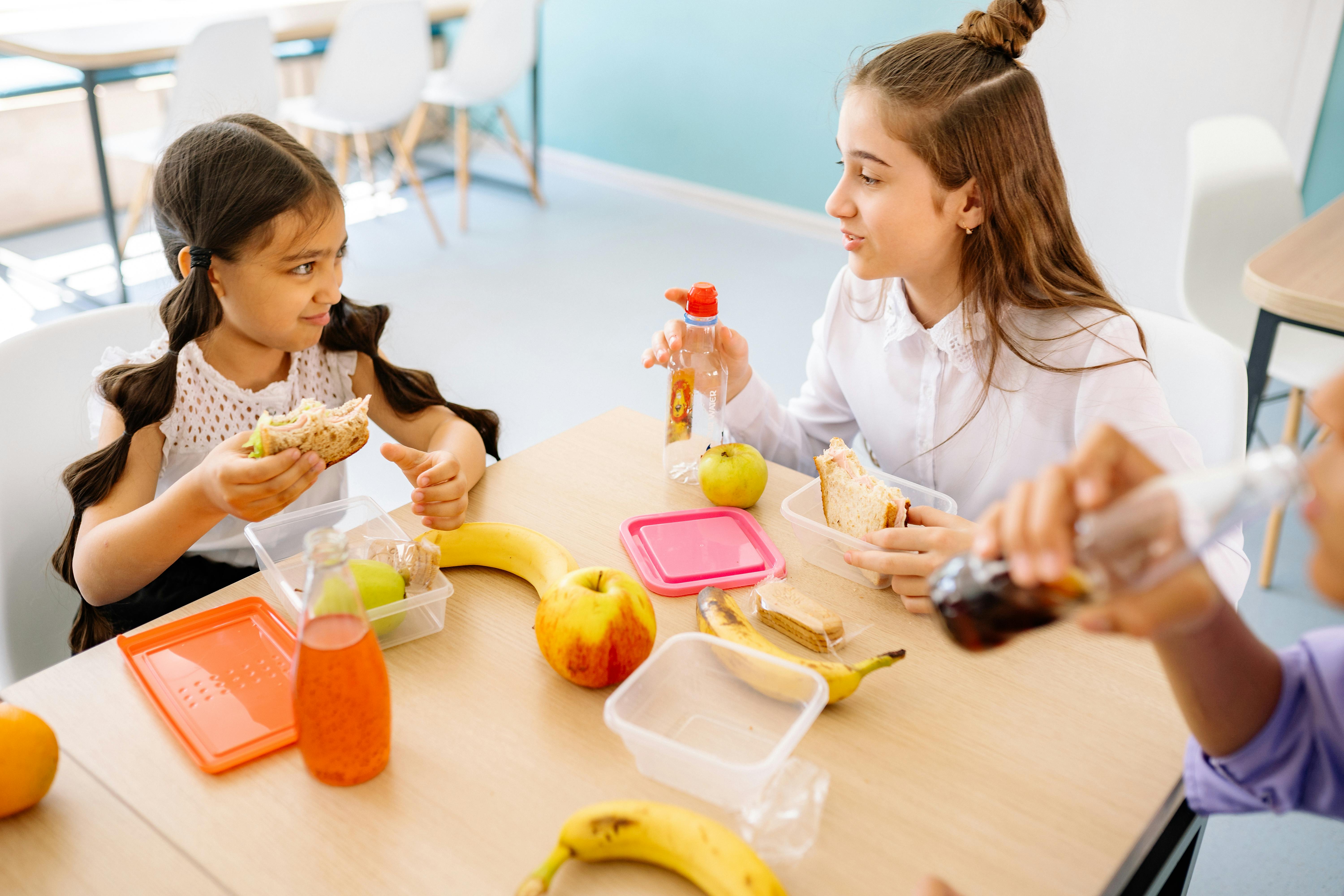 children with school dinner