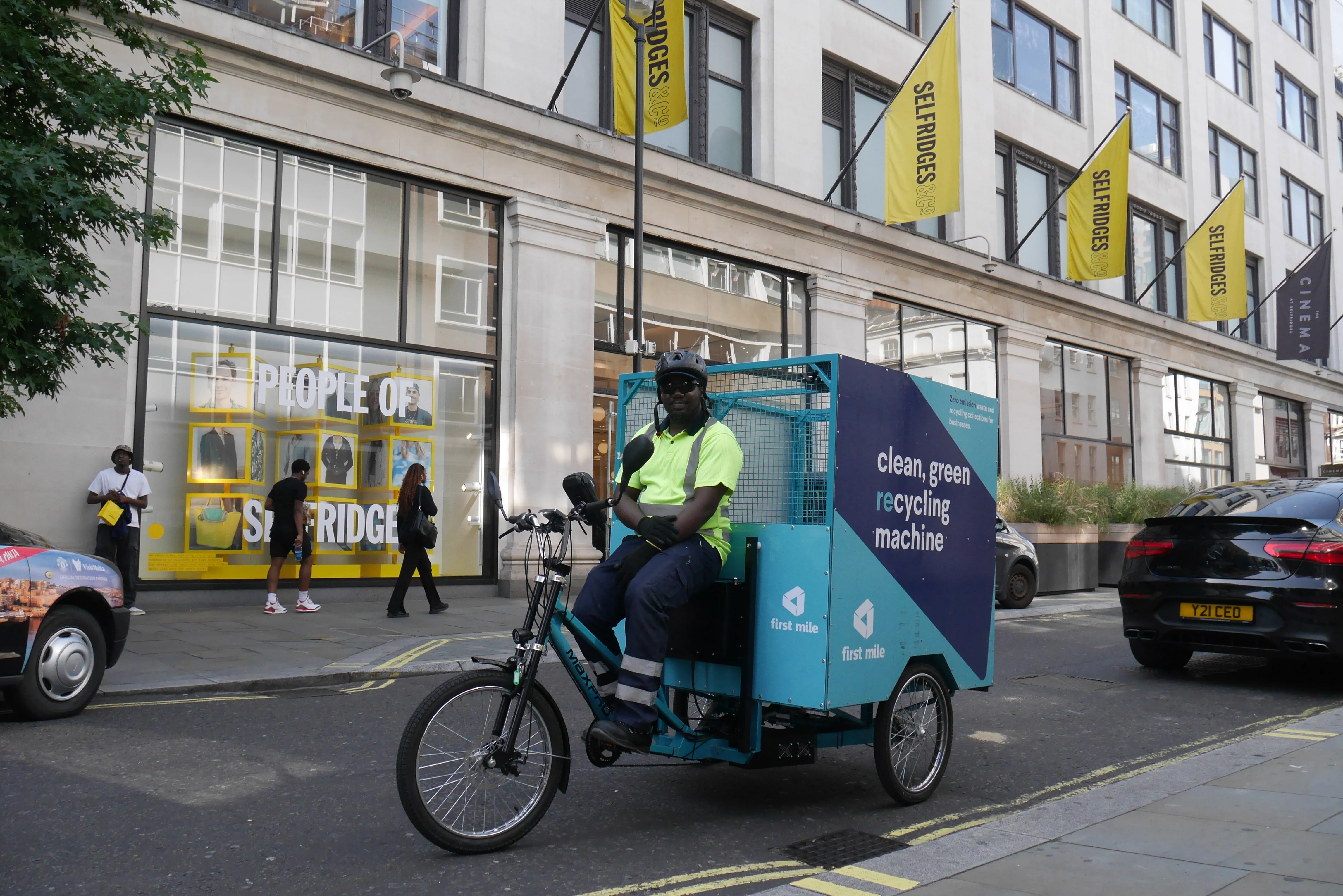 A First Mile street bike in front of Selfridges
